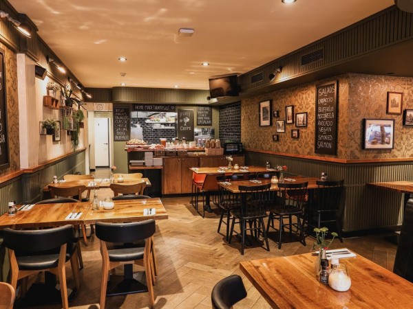 Hotel Cafe Corner House