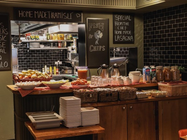 Hotel Cafe Corner House